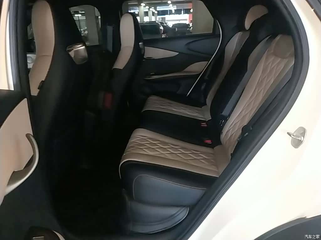 BYD Dolphin, 2023 17