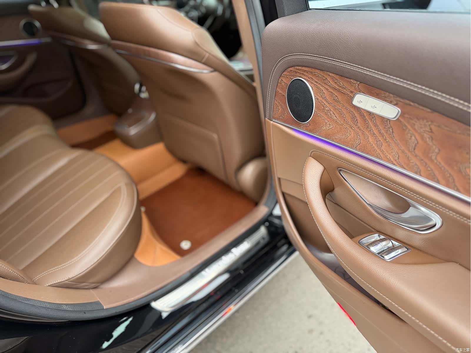 Mercedes-Benz E-Class, 2022 25