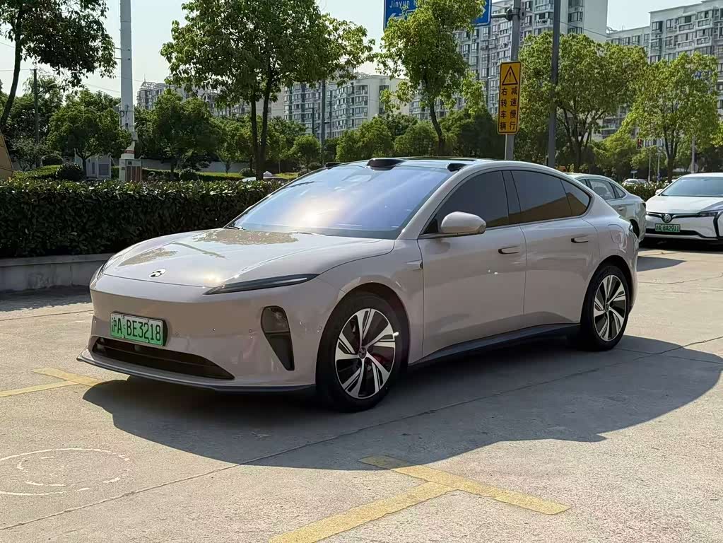 NIO ET5