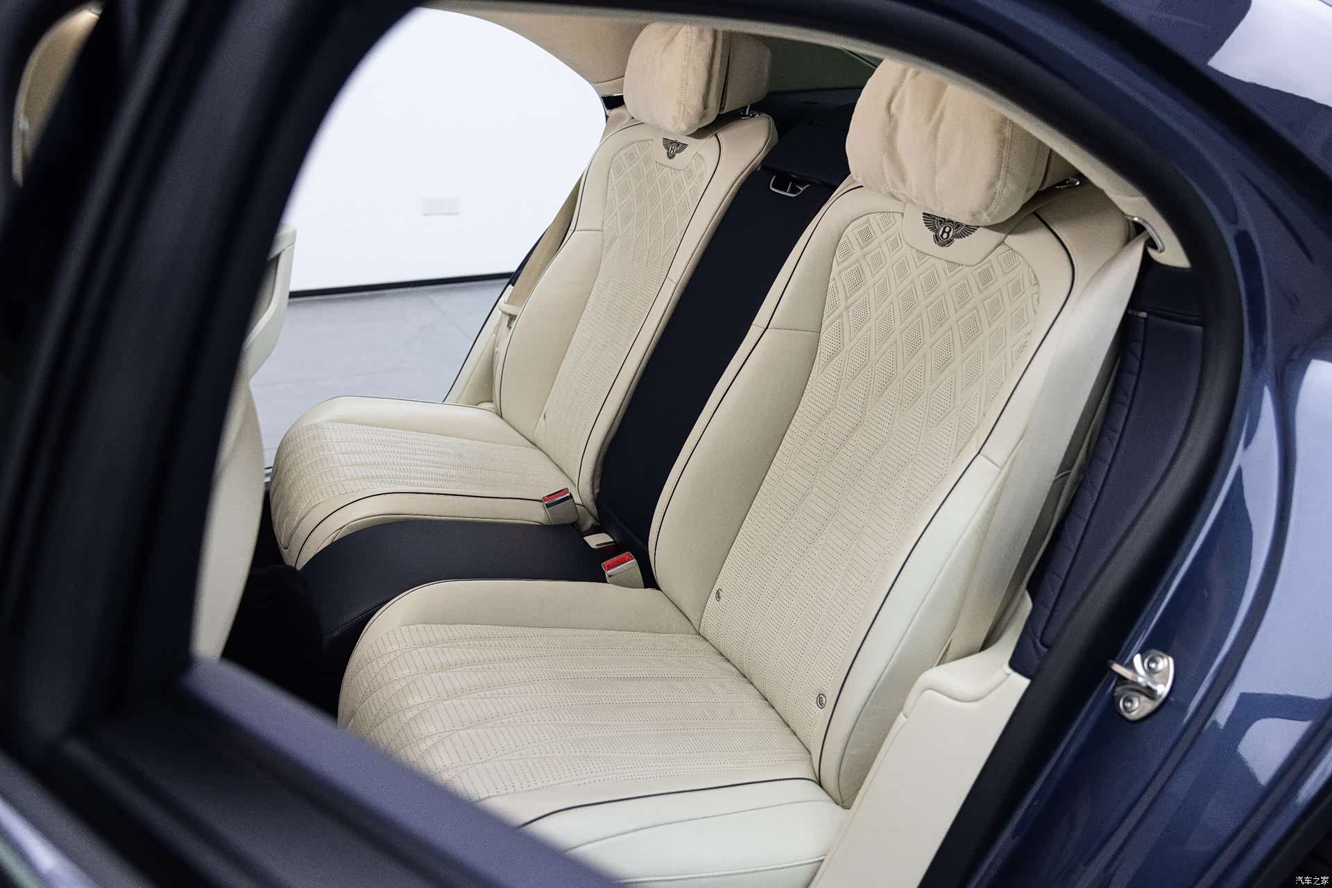 Bentley Flying Spur, 2020 17