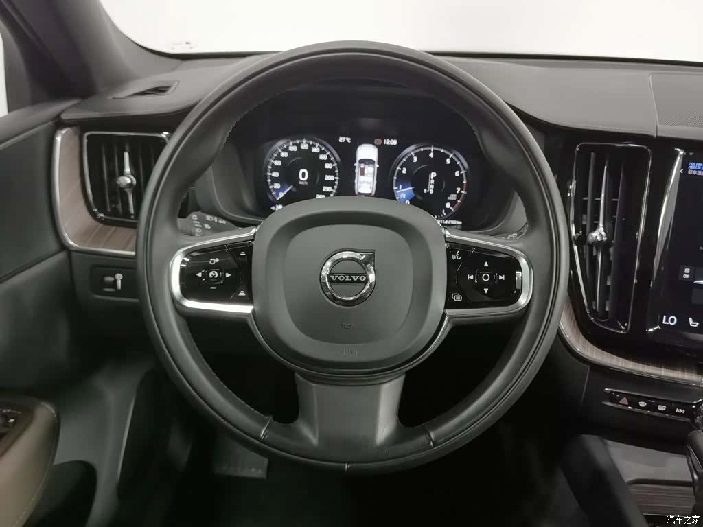 Volvo XC60, 2020 11