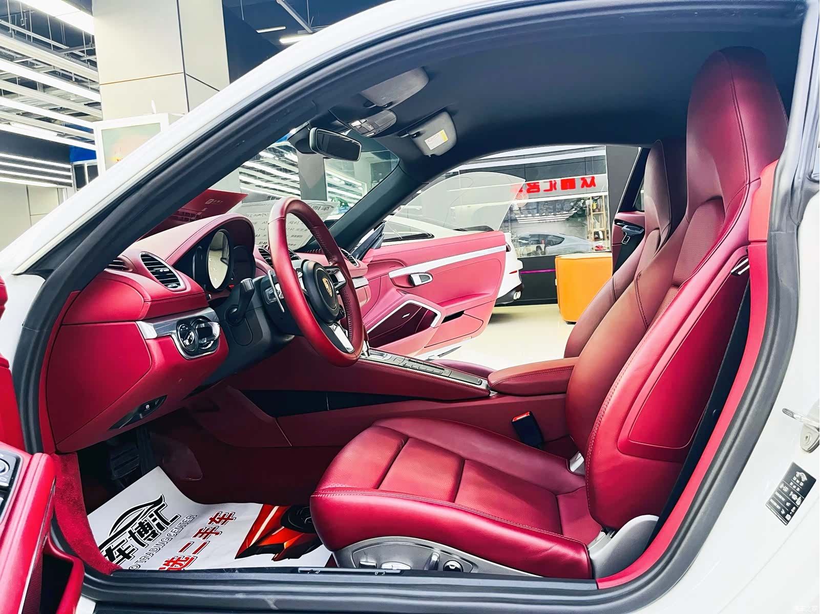 Porsche Cayman, 2018 8