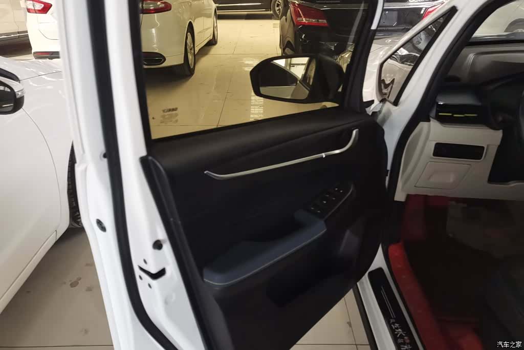 Geely EX3, 2022 7