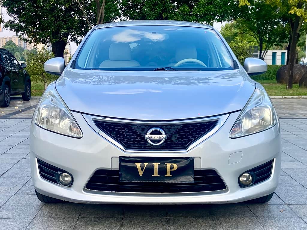 Nissan Tiida 2011 1.6L CVT Comfort