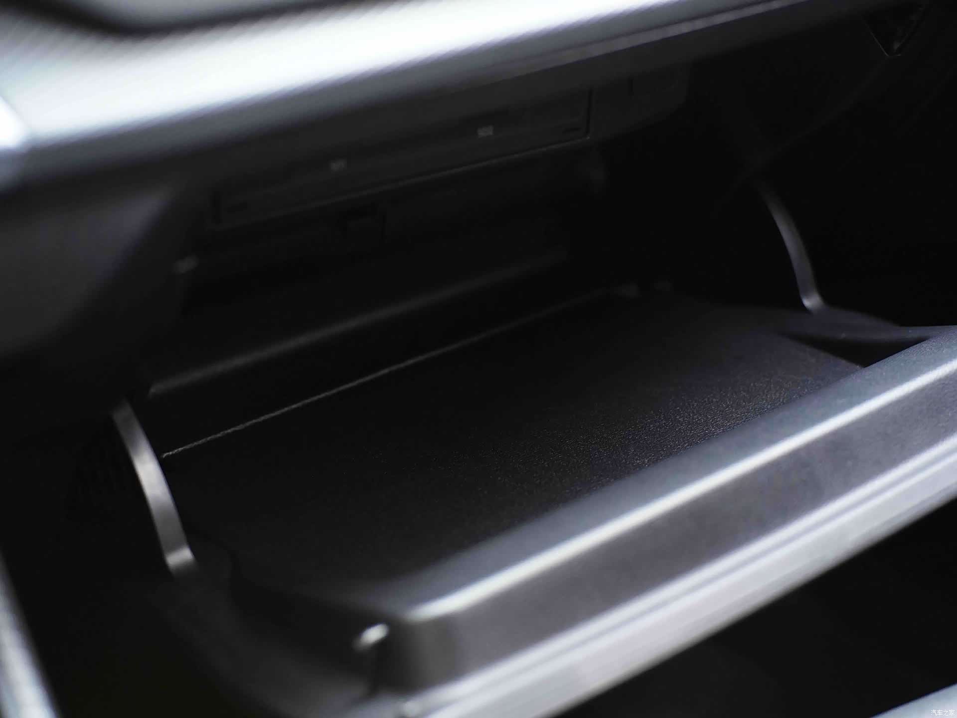 Audi Q2L, 2021 12