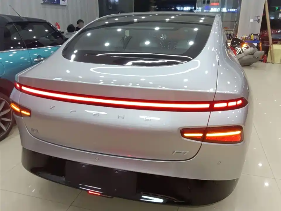 XPENG P7