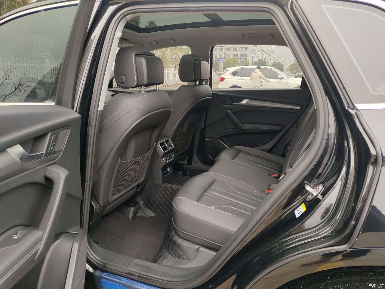 Audi Q5L, 2022 15