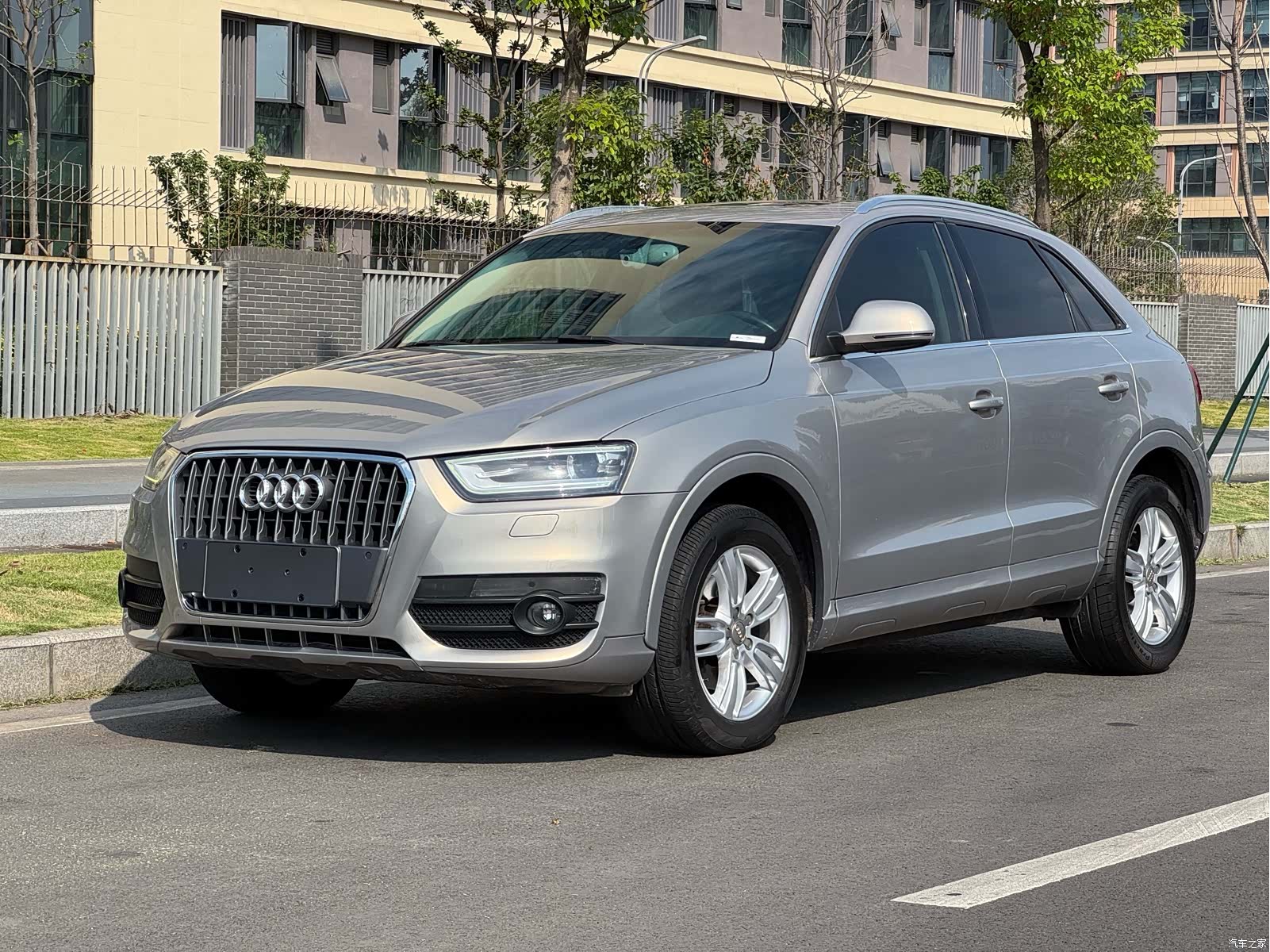 Audi Q3, 2014 1