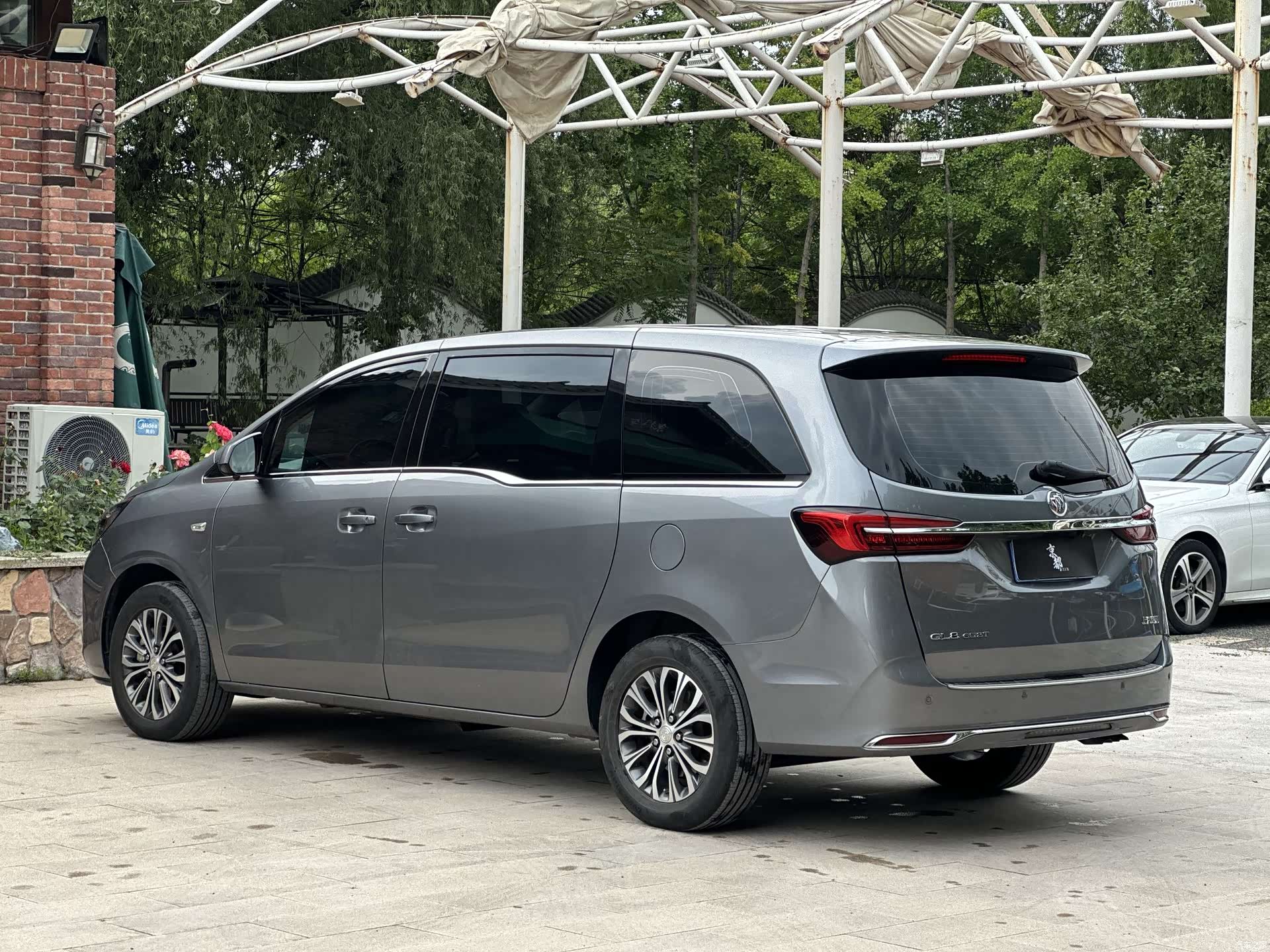 Buick GL8, 2022 6