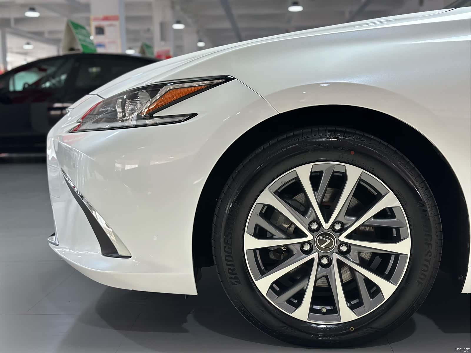 Lexus ES, 2021 10