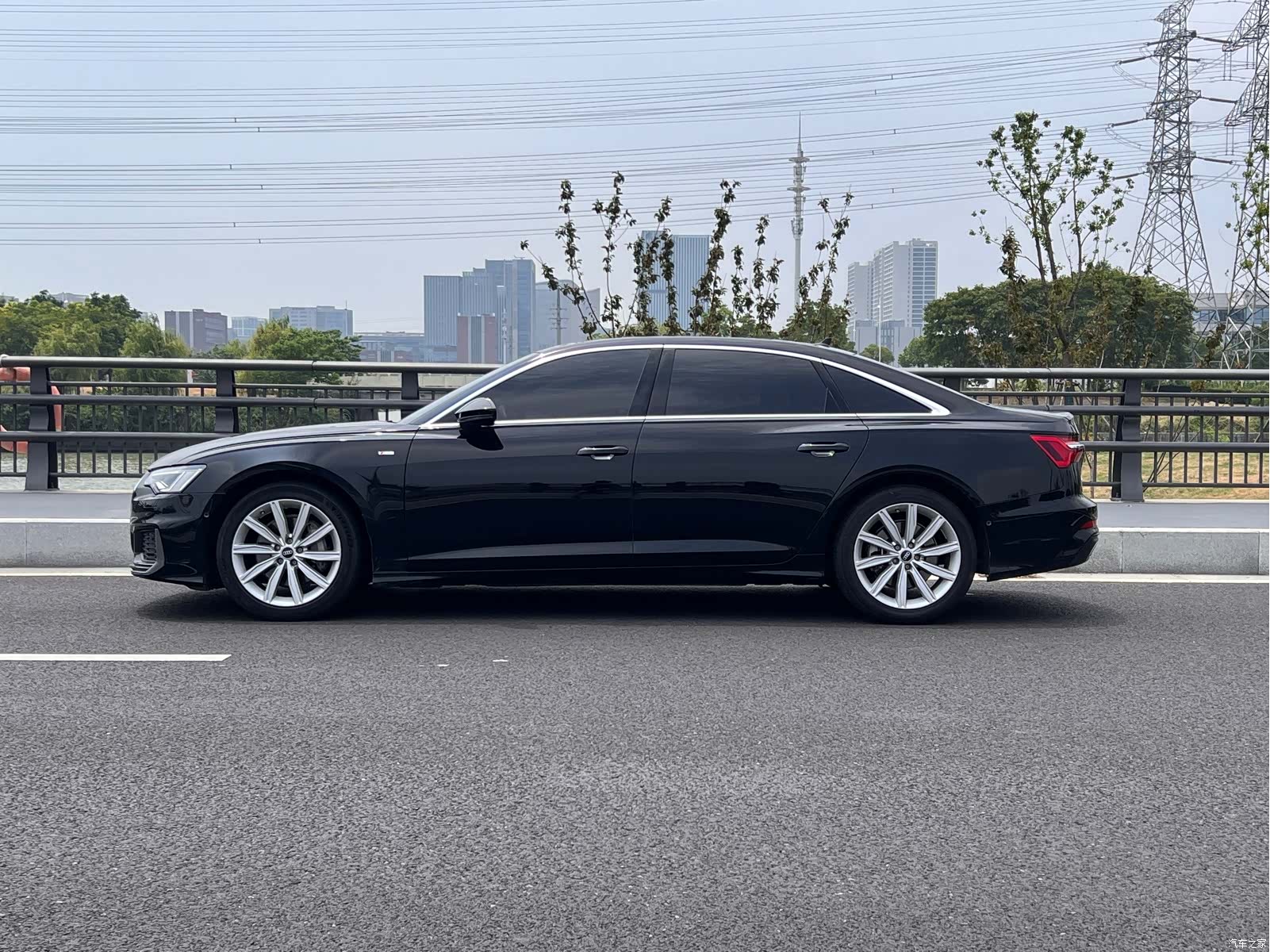 Audi A6L, 2022 3