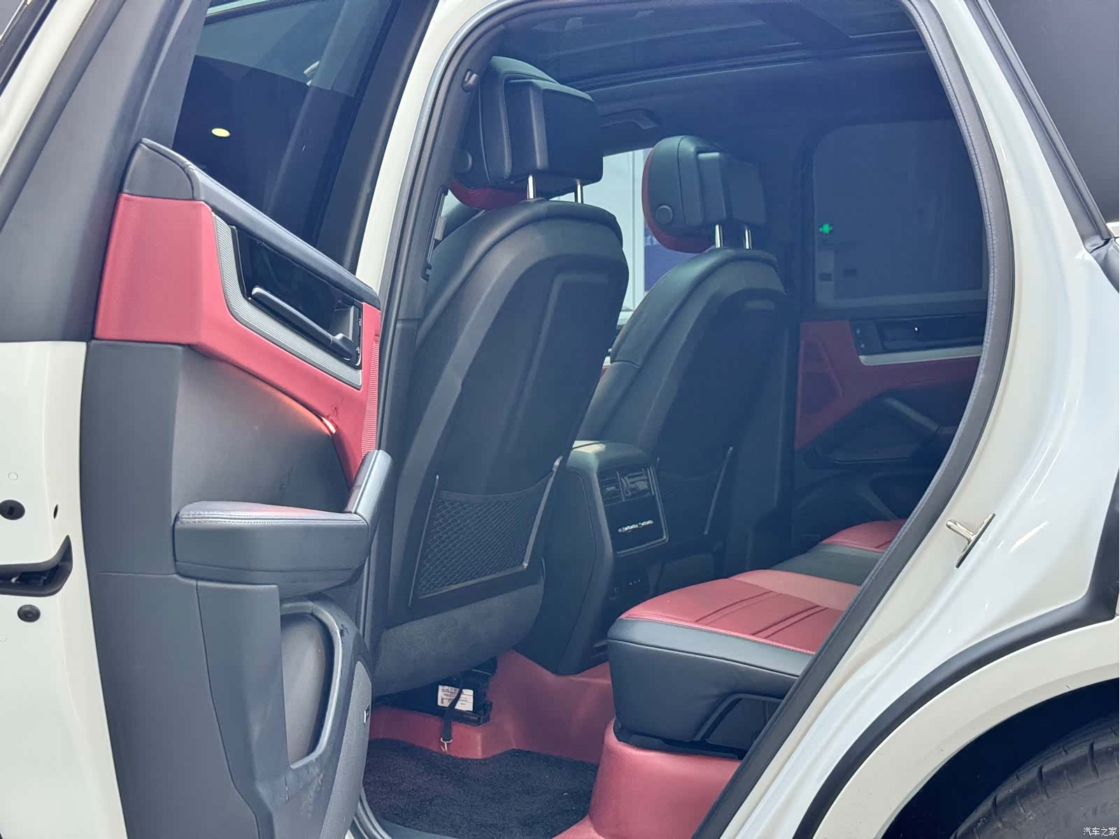 Porsche Cayenne, 2025 8