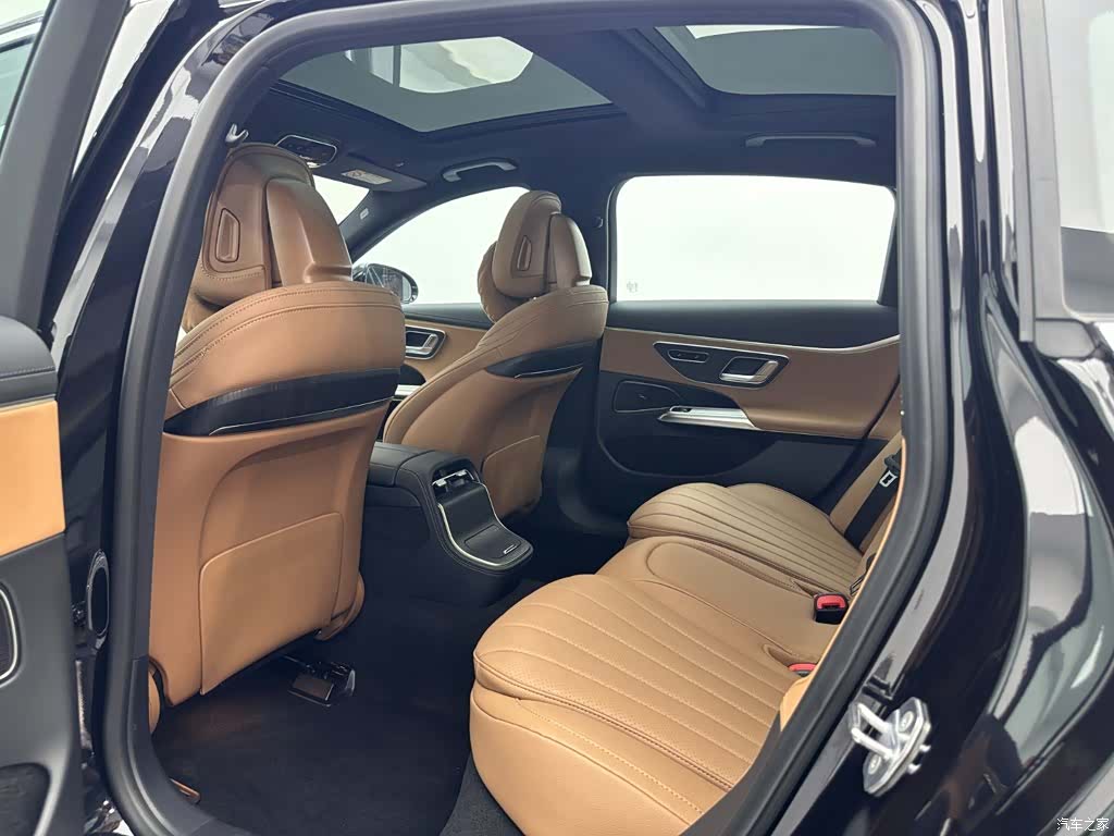 Mercedes-Benz E-Class, 2025 19