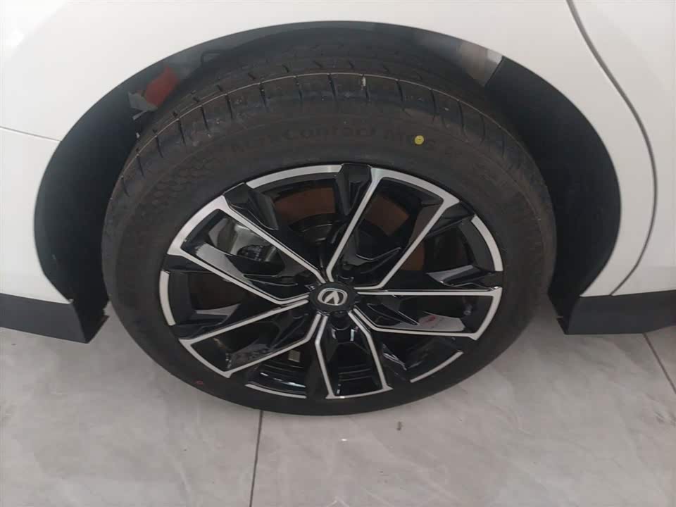 Changan UNI-V Smart iDD Changan UNI-V Smart iDD