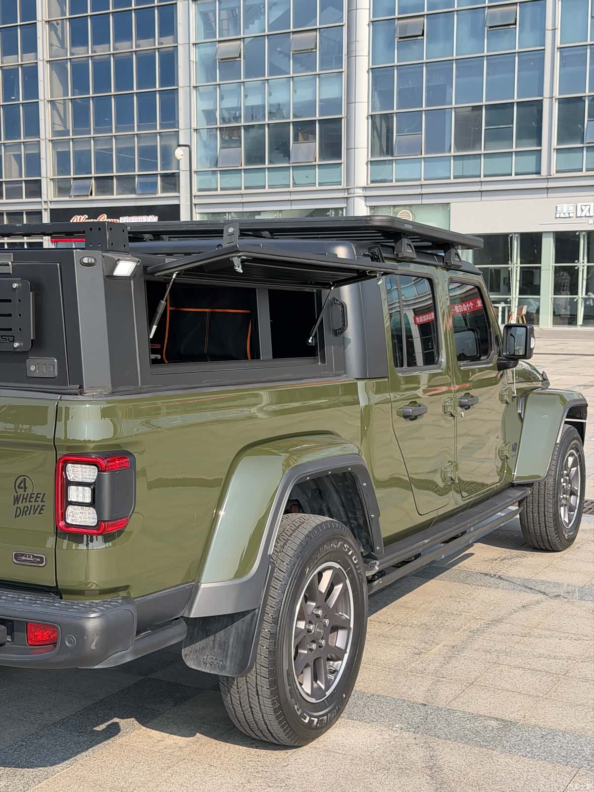 Jeep Gladiator, 2023 16