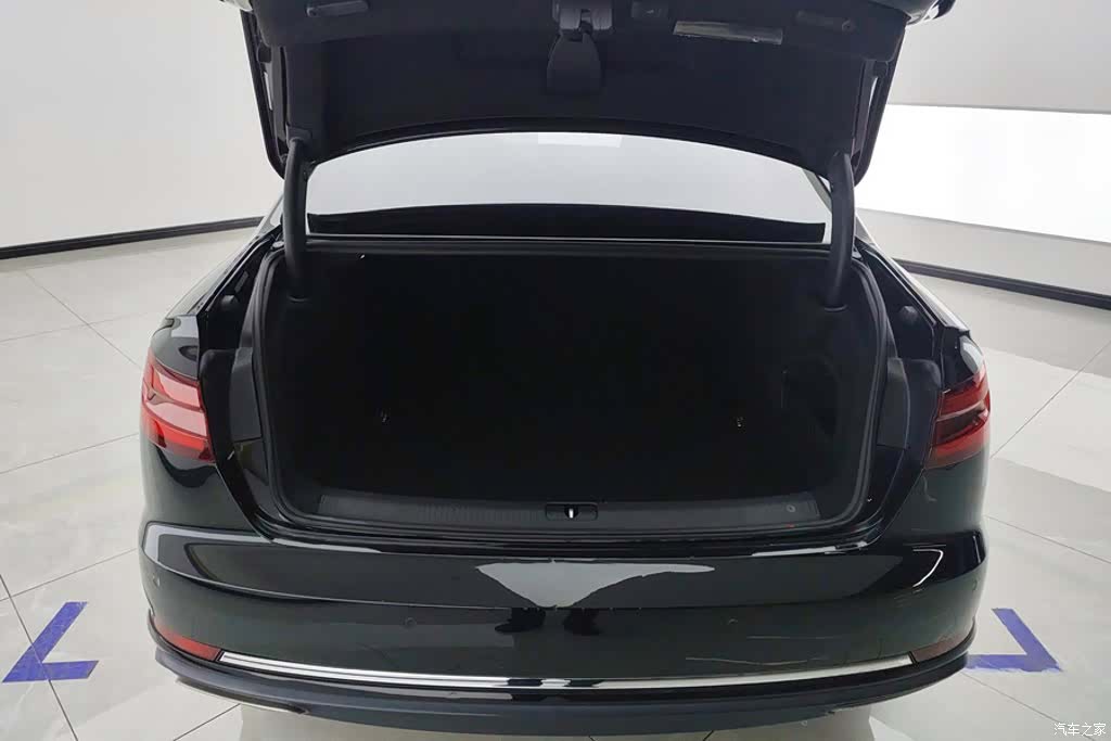 Audi A4L, 2020 4
