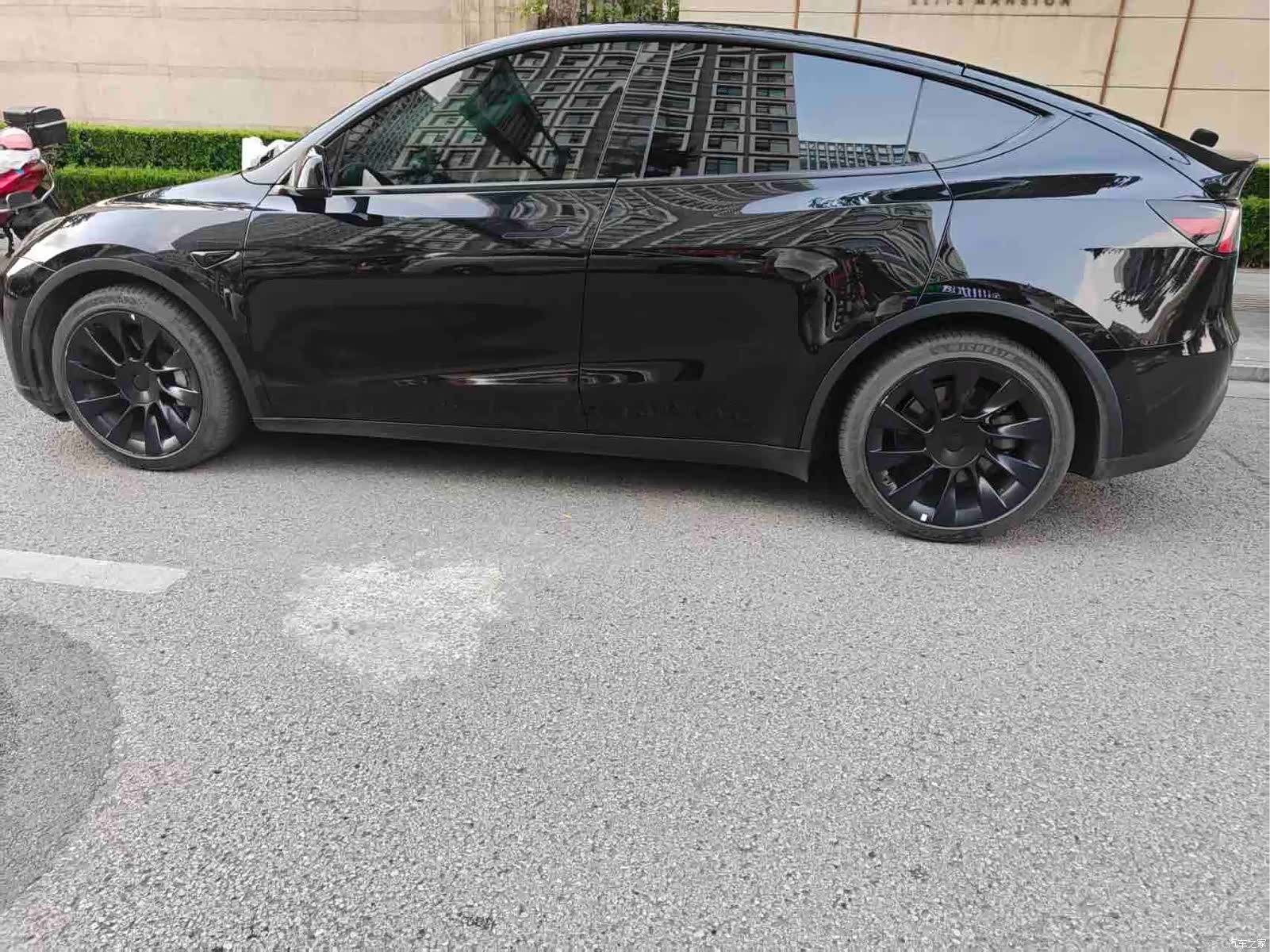 Tesla Model Y, 2021 все фото