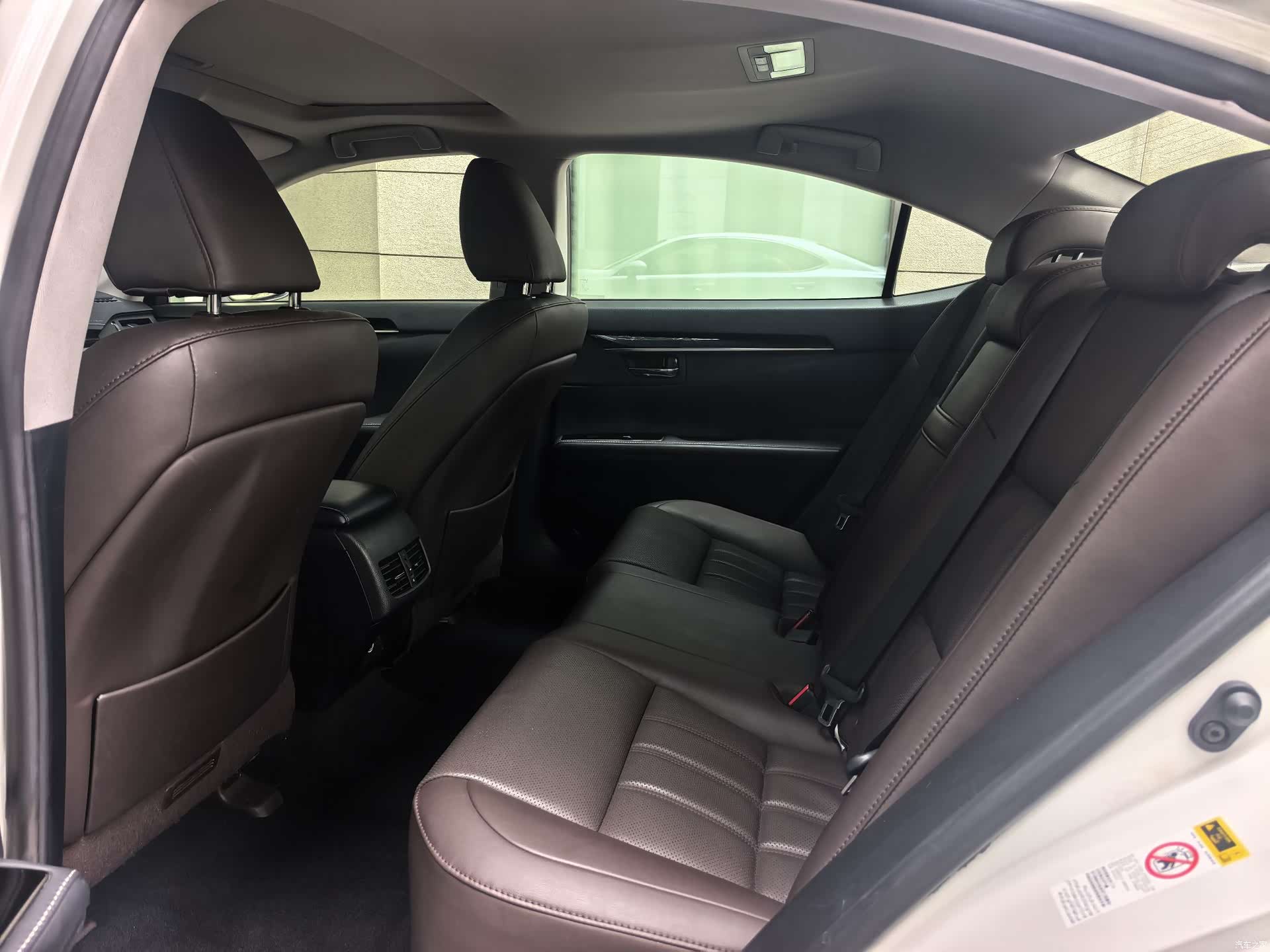 Lexus ES, 2018 16