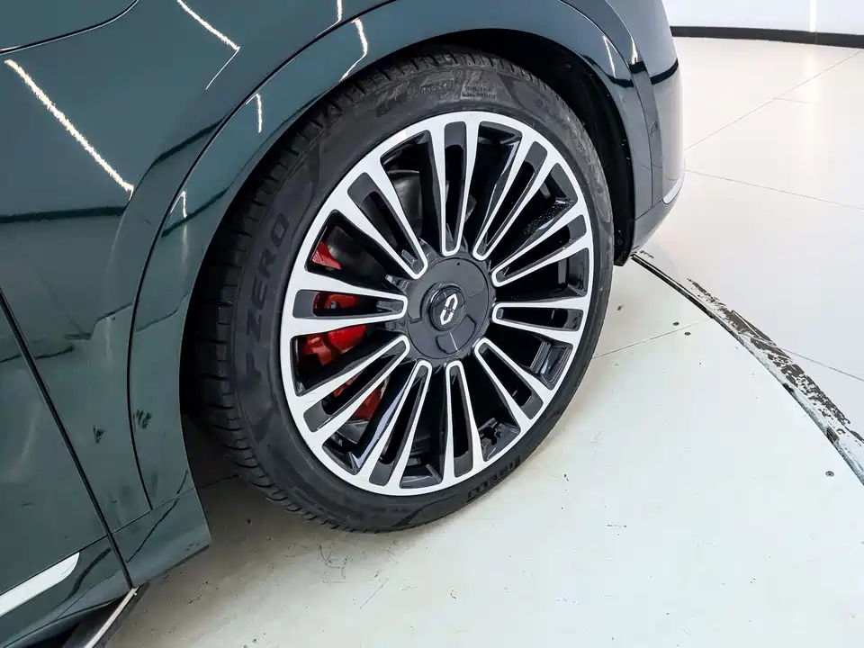 AITO Ask the world M9