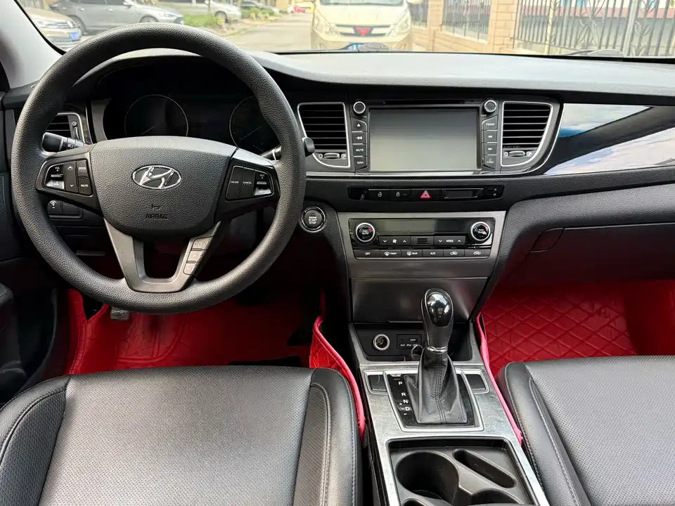 Hyundai Name picture