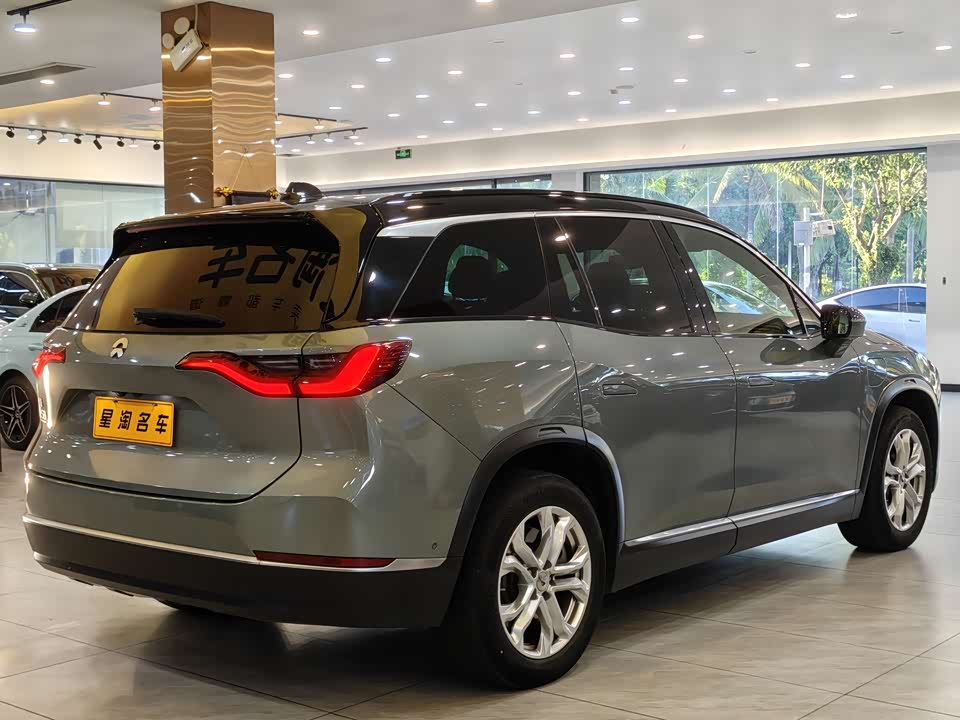 NIO ES8