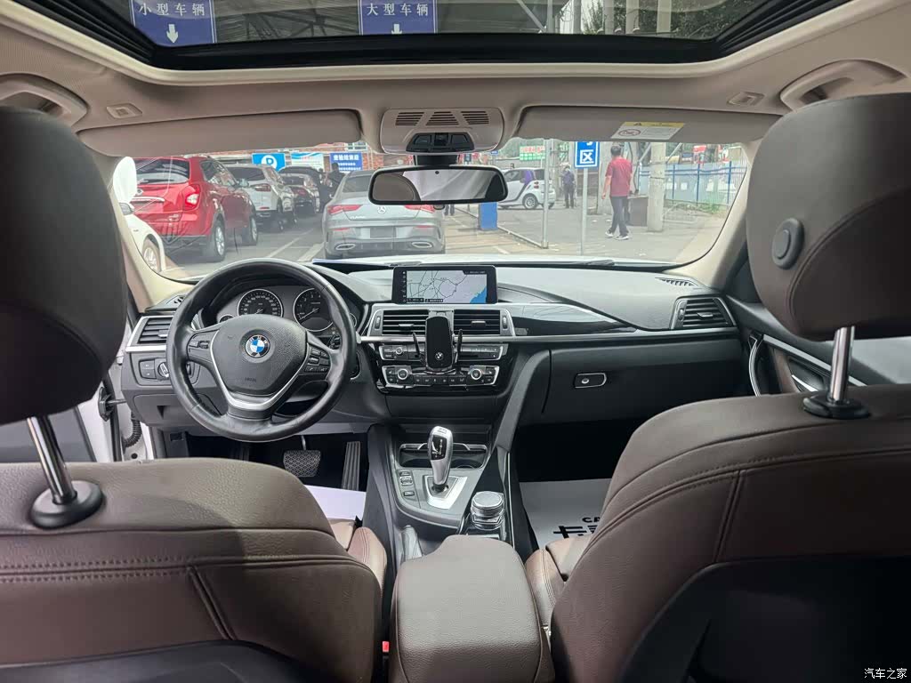 BMW 3 Series, 2018 все фото