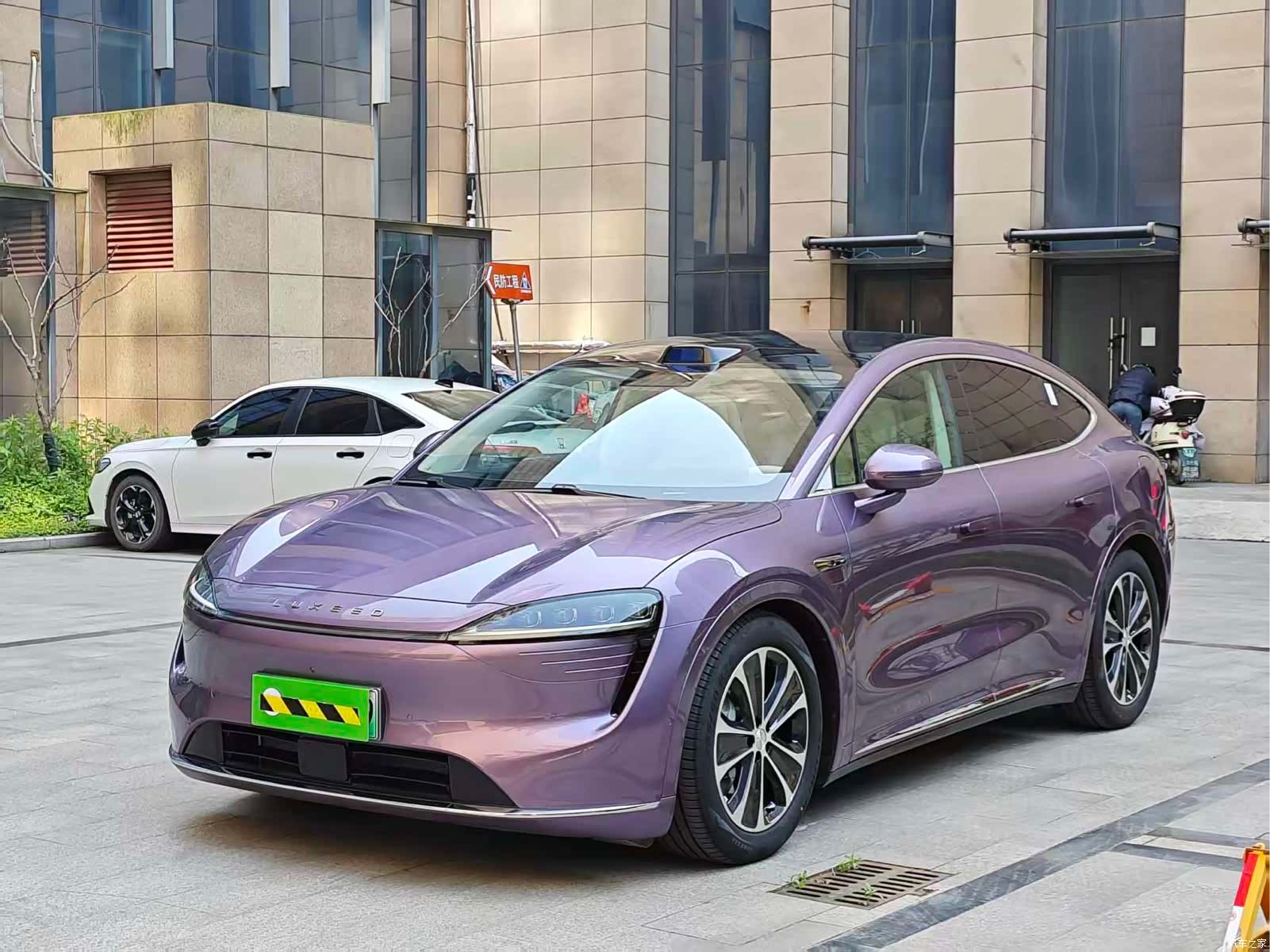 Luxeed R7, 2025 1