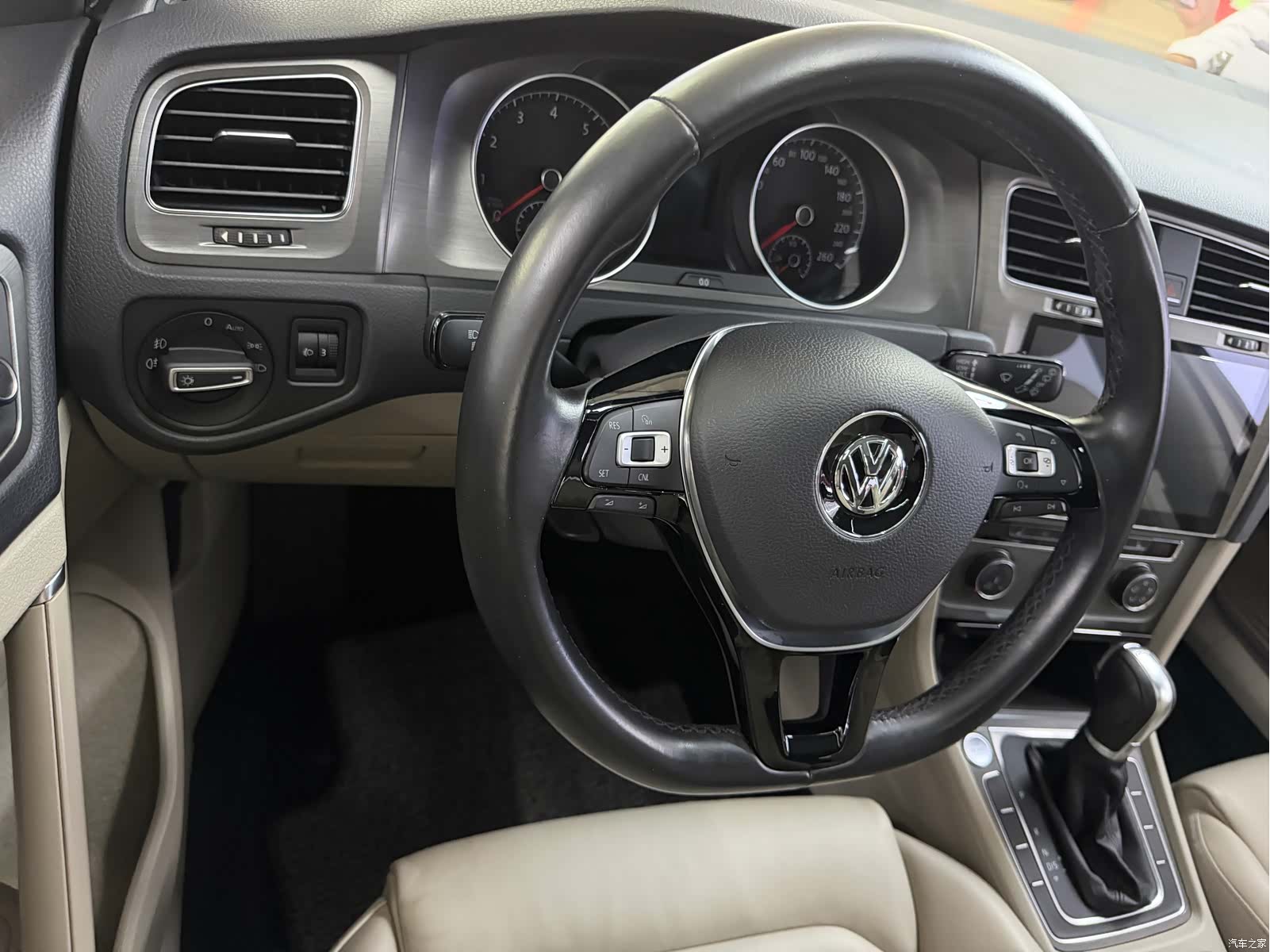 Volkswagen Golf, 2016 все фото