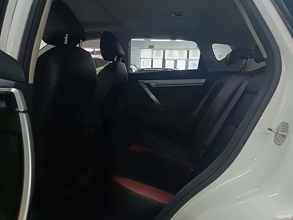Geely Coolray, 2022 17