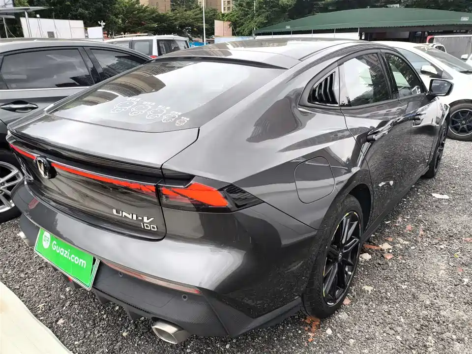 Changan UNI-V Smart iDD