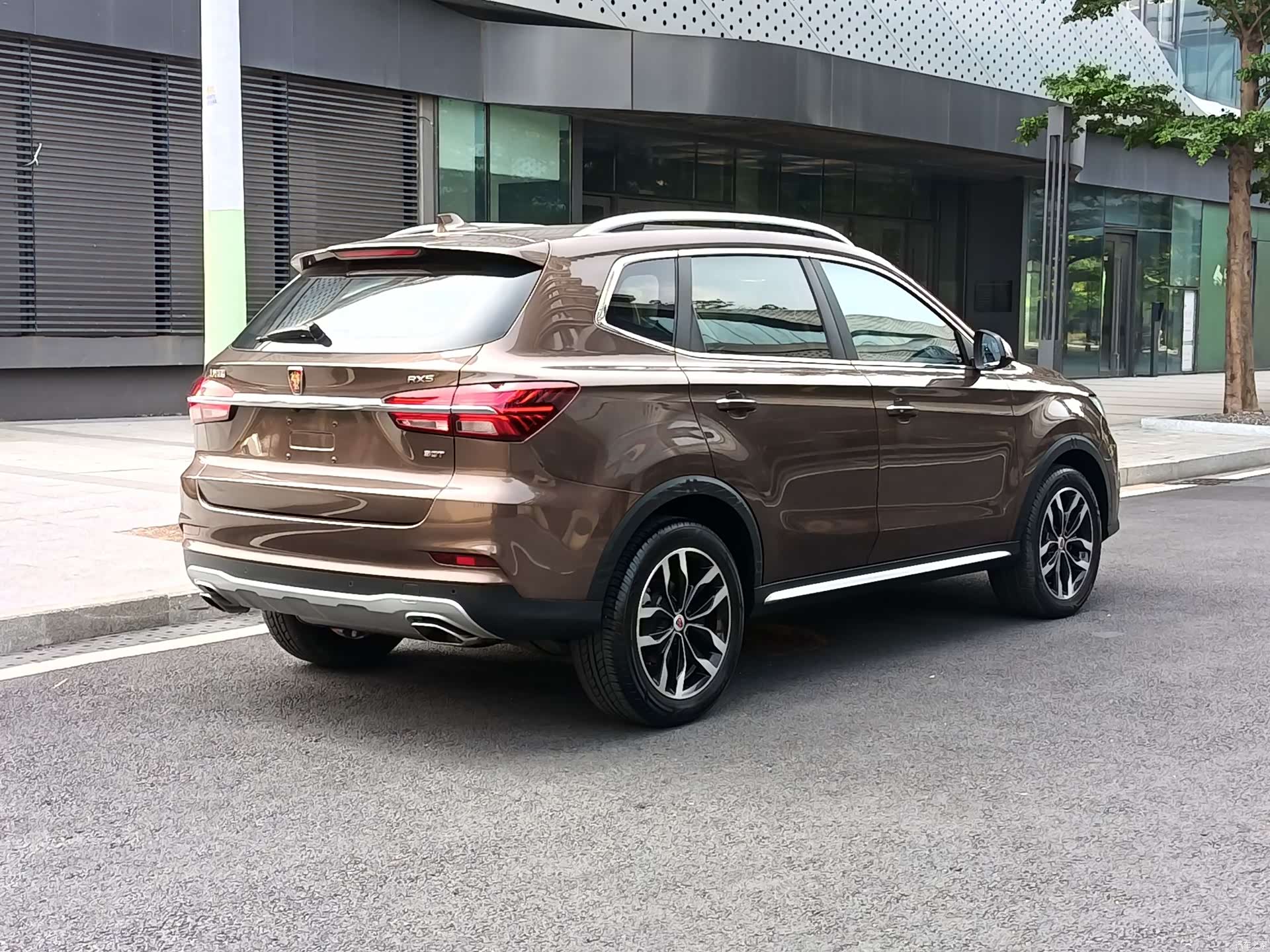 Roewe RX5, 2016 4