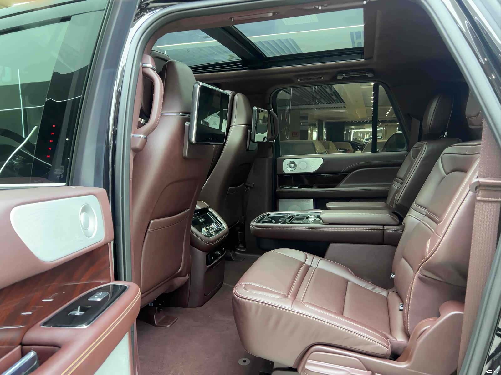 Lincoln Navigator, 2020 14