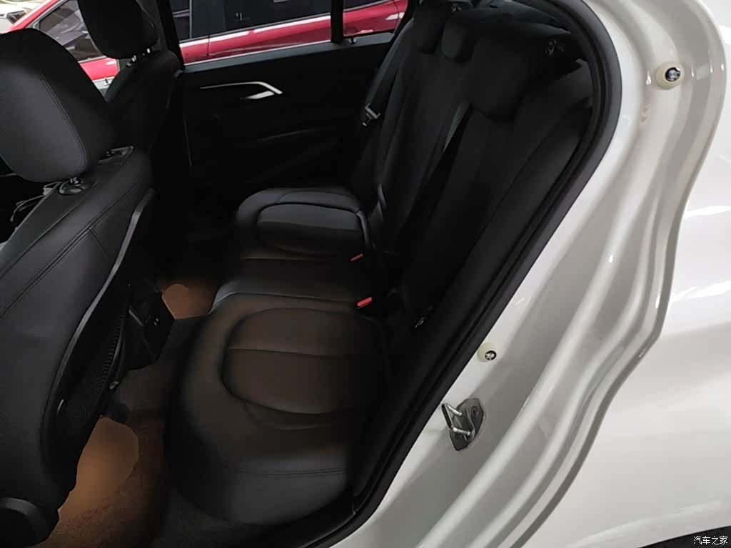 BMW 1 Series, 2019 24
