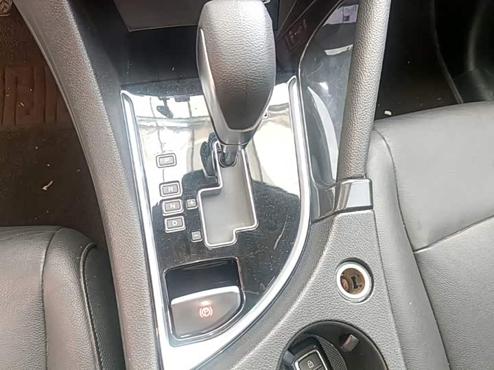 Aeolus AX7 2015 2.0L АКПП zhi yi xing