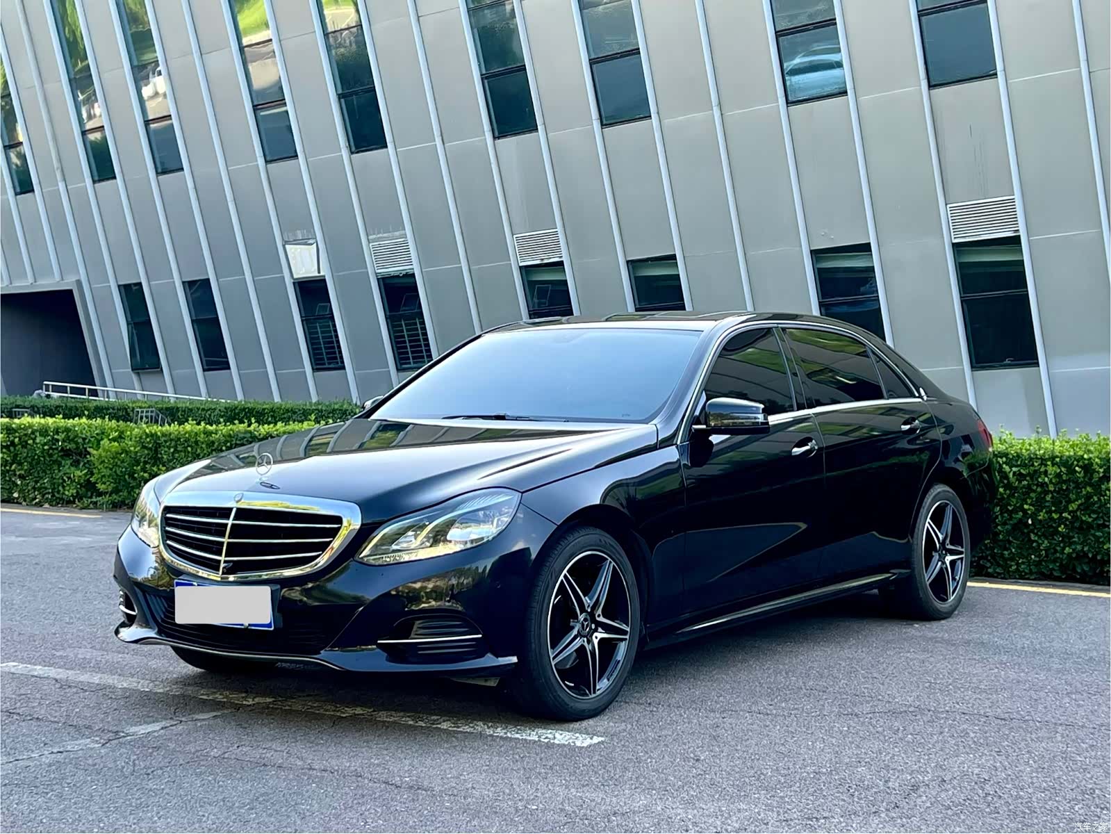 Mercedes-Benz E-Class, 2015 1