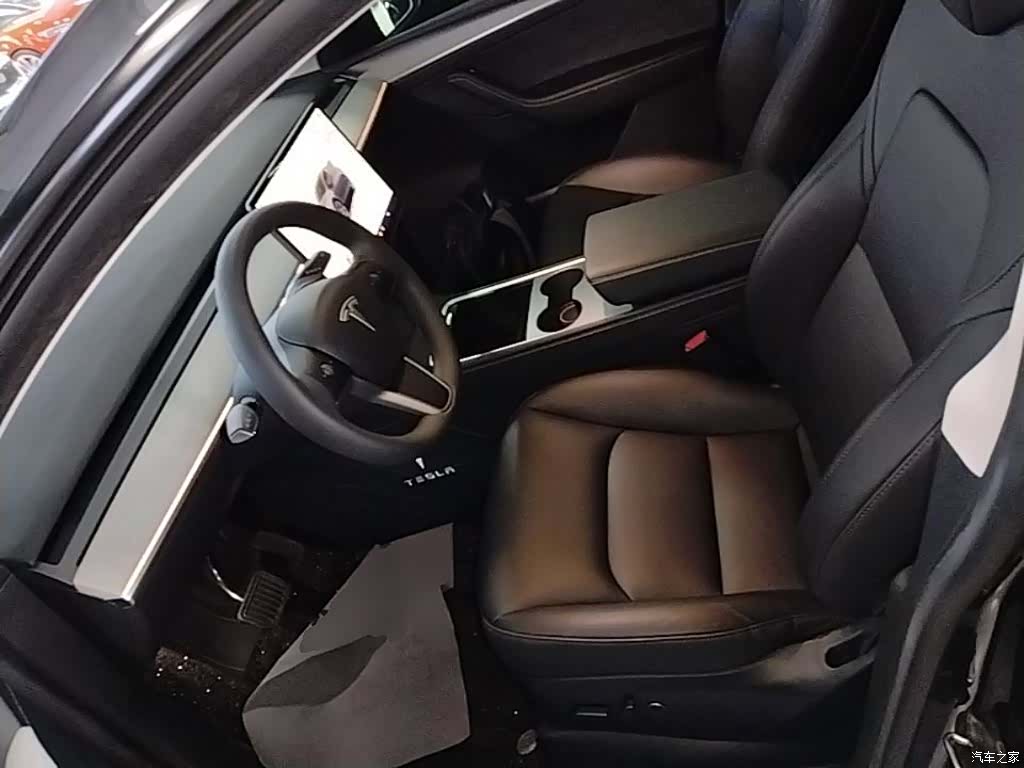 Tesla Model Y, 2024 15