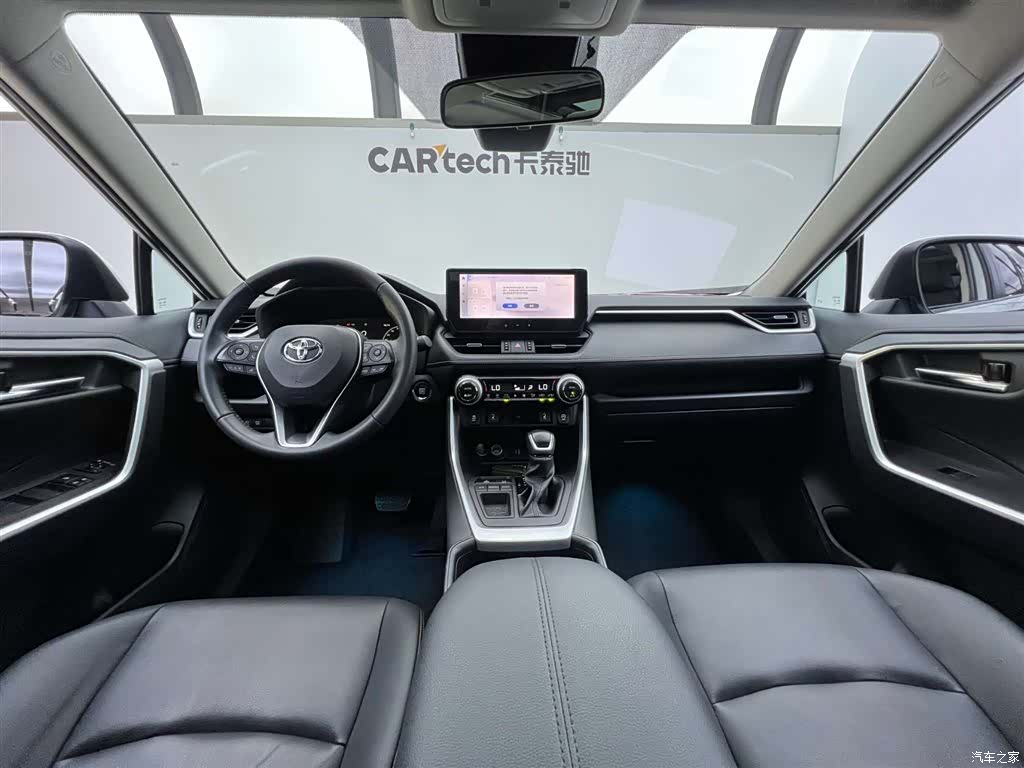 Toyota RAV4, 2024 13