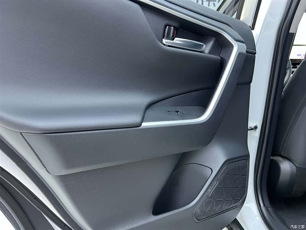Toyota RAV4, 2024 24
