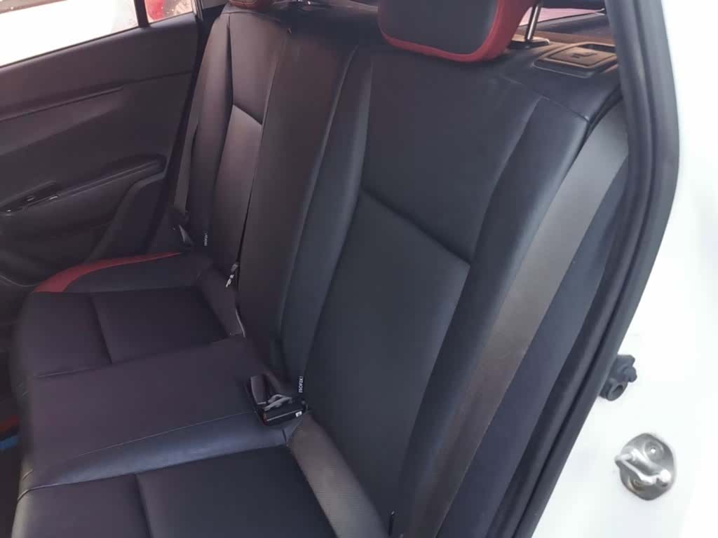 Kia KX, 2018 17