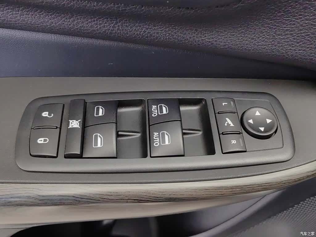 Jeep Cherokee, 2021 9