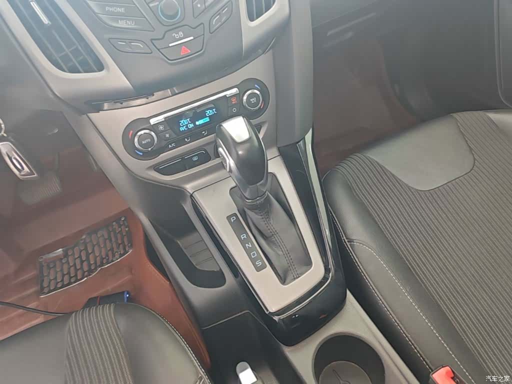 Ford Focus, 2015 10