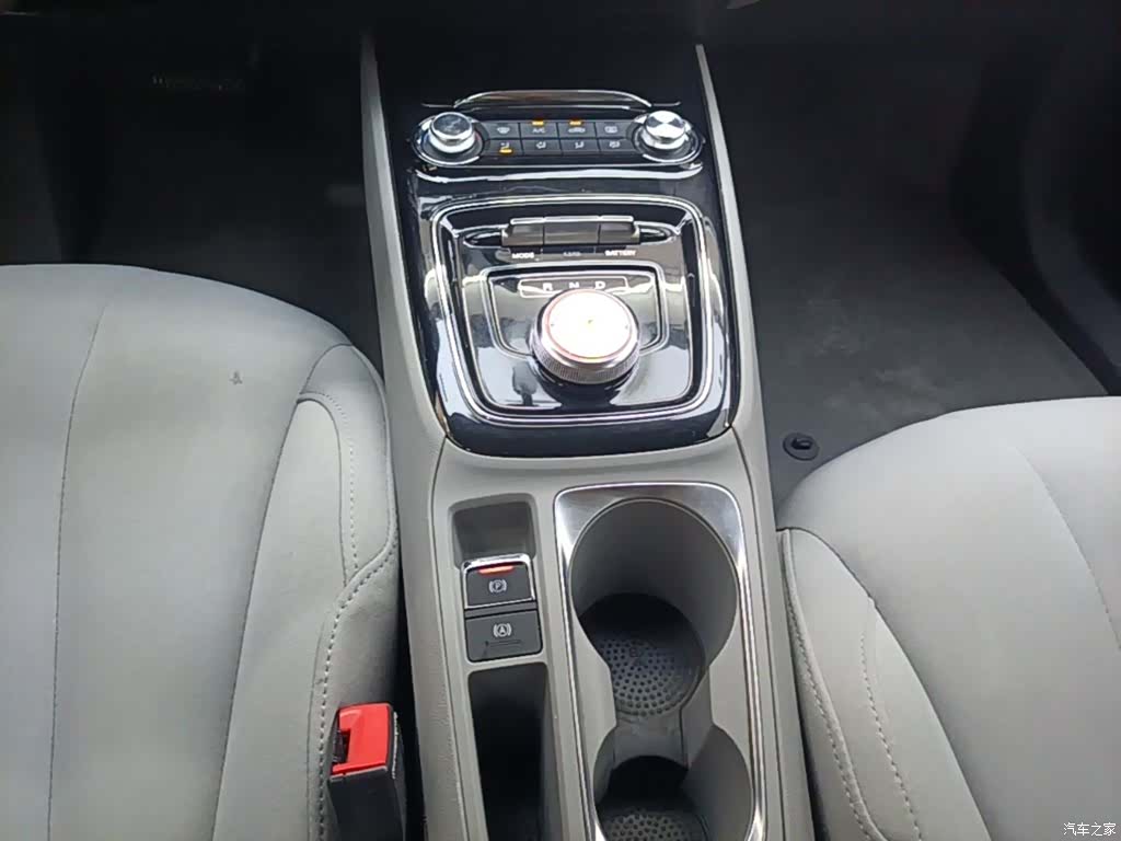 Roewe Ei5, 2022 14
