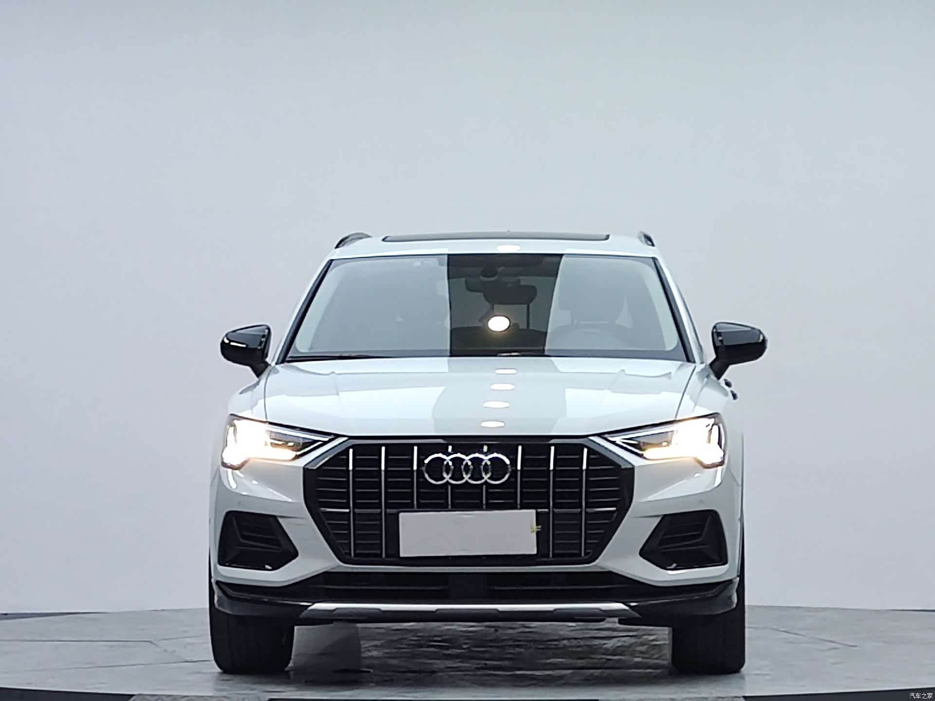 Audi Q3, 2022 2