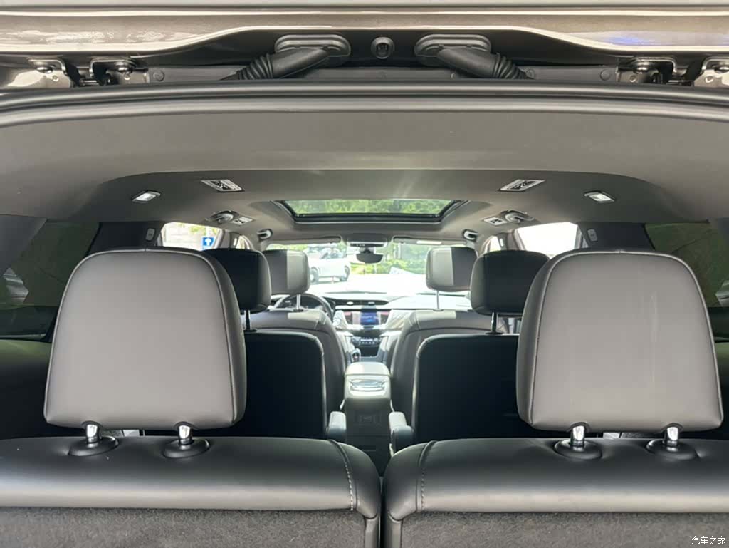 Cadillac XT6, 2022 2