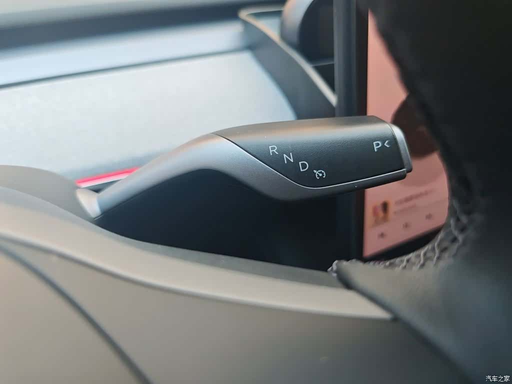 Tesla Model Y, 2023 10