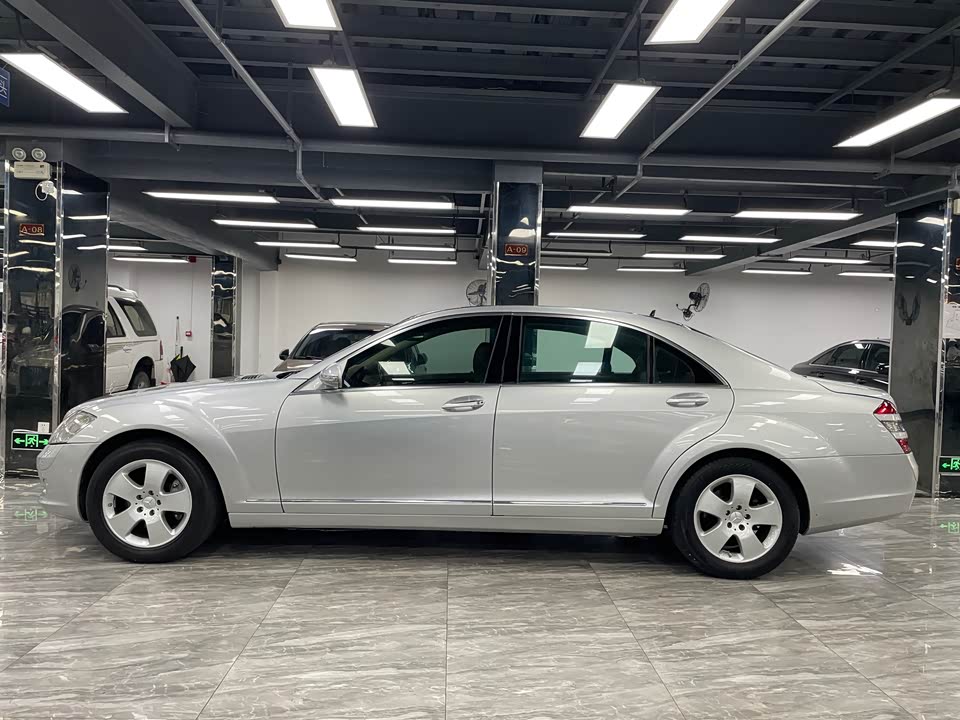Mercedes-Benz S-class Mercedes-Benz S-class