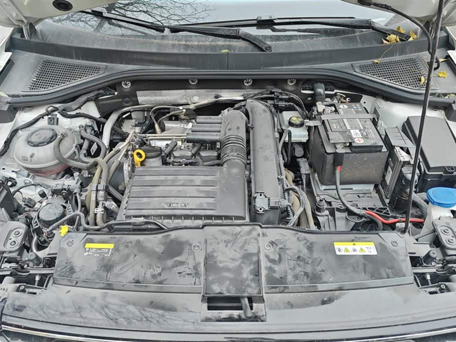 Volkswagen T-ROC exploring Songs