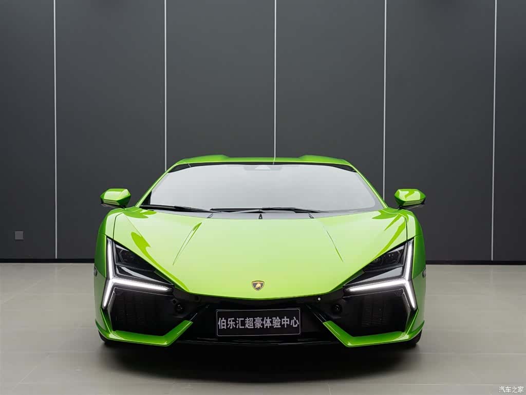 Lamborghini Revuelto, 2025 4