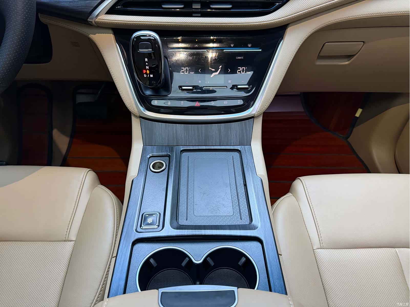 Buick GL8, 2020 12