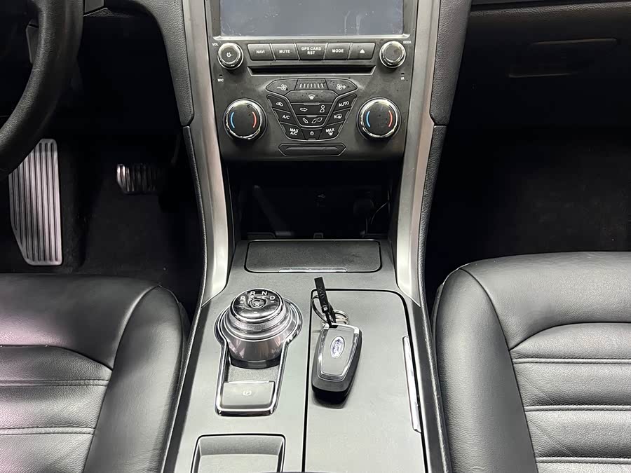 Ford Mondeo 2017, фото 13